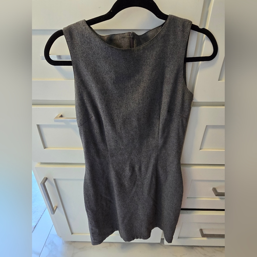 Classy Hennes (H&M) German Grey Fully Lined Sleeveless Dress. Size 36.